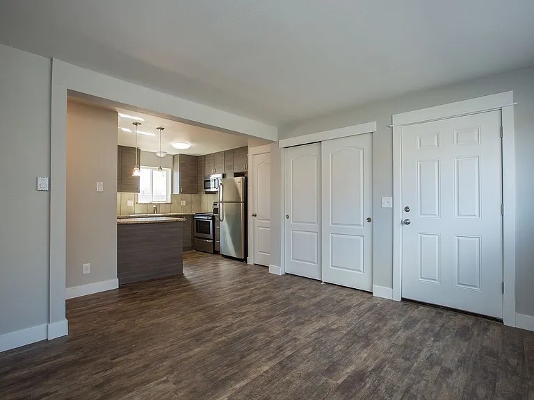 2628 Redwing Rd #8 — Photo 9