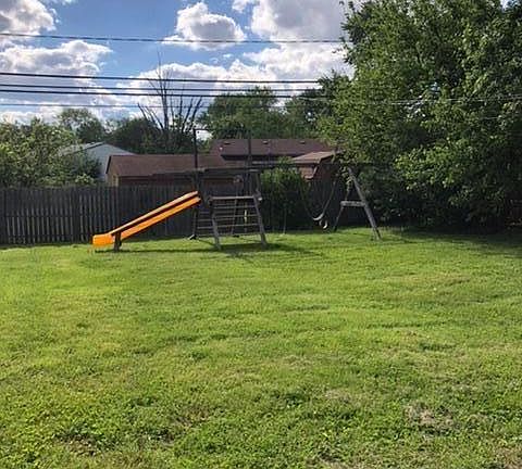 3rd image of 3695 Clearwater Dr
