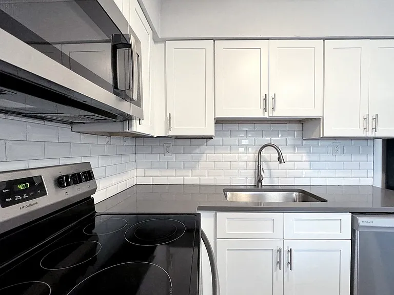 Ascot Place Apartments — Photo 36