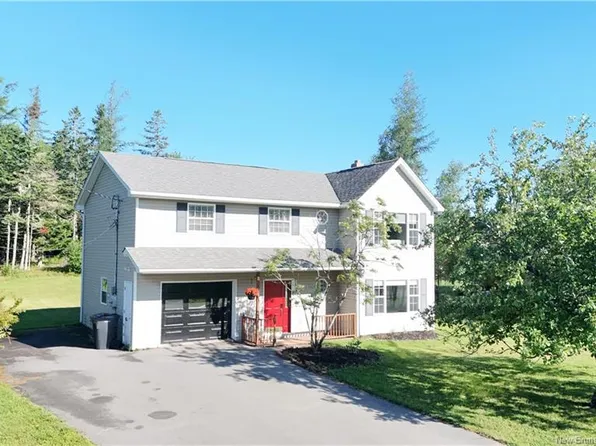 6 Dawson St, Quispamsis, NB E2E 5Y9