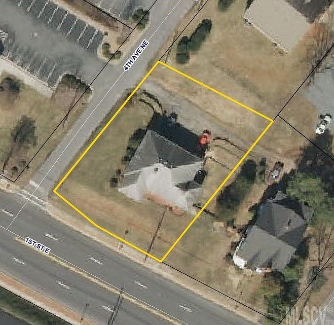 2nd image of 403 1st St E