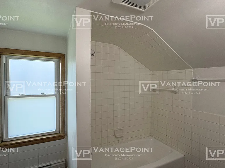 122 1/2 S Oneida St — Photo 15