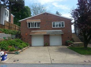 7017 Shelbourne St, Philadelphia, PA 19111