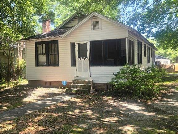 2nd image of 573 Williams St