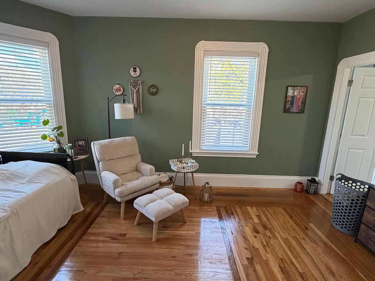 Studio, 700 sqft, $1,950 — Photo 3