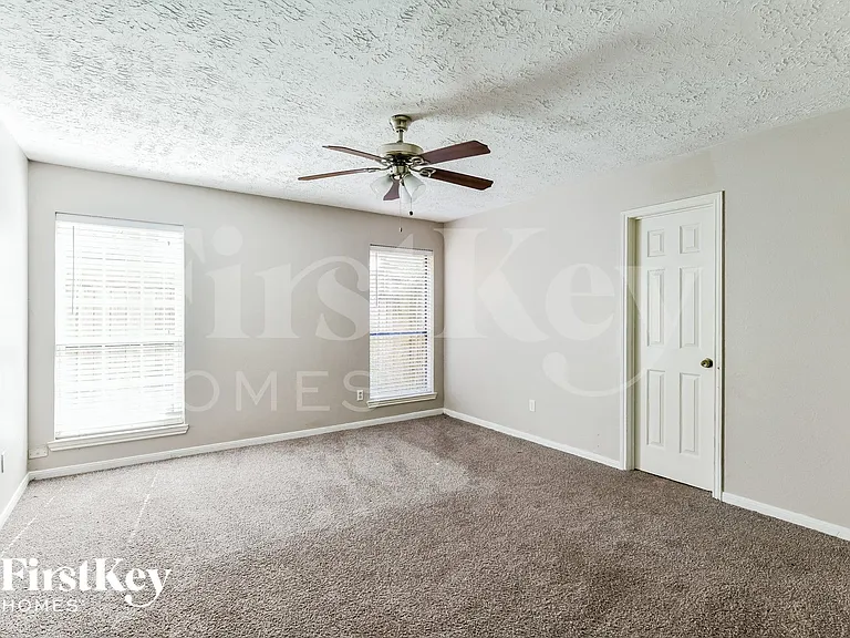 8511 Stagewood Dr — Photo 9