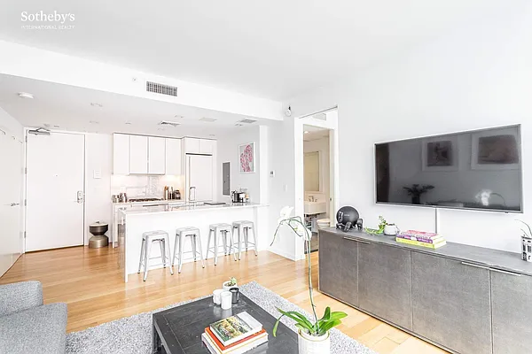 Rented by Sotheby's International Realty | media 15