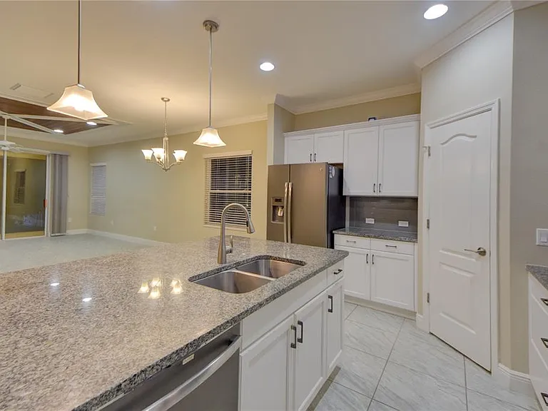 7408 Ridgelake Cir — Photo 15