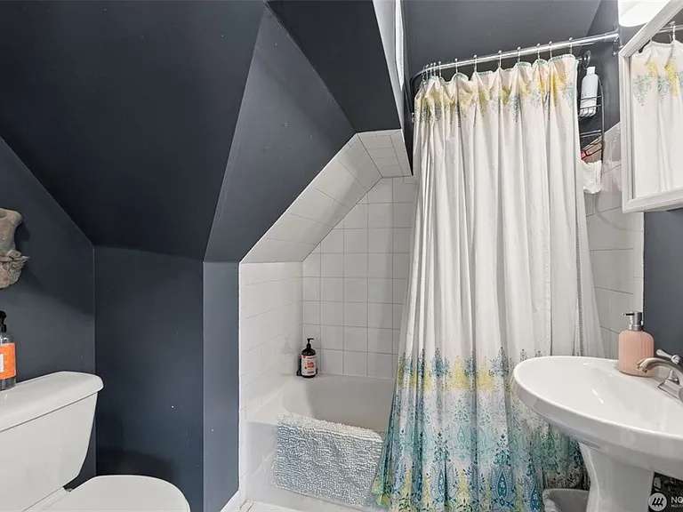1415 E Denny Way #2 — Photo 4