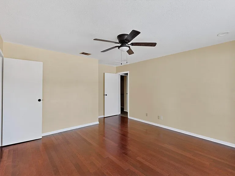 936 Sugarberry Dr — Photo 17