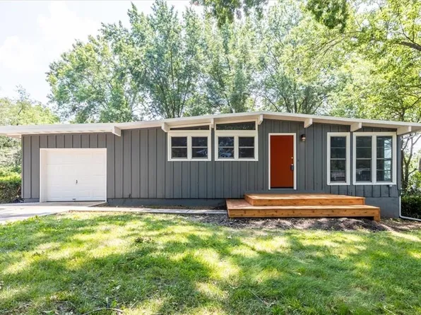 703 W Brown St, Liberty, MO 64068