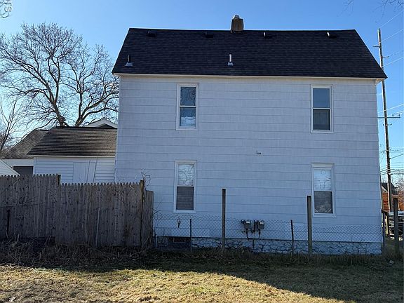 5th image of 398 N Saginaw St
