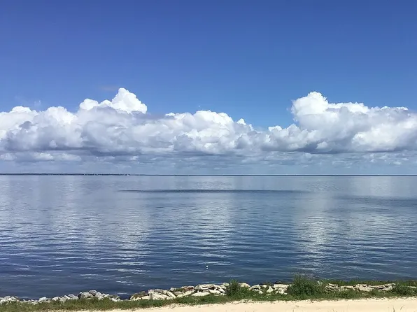 340 Bradford St, Saint George Island, FL 32328