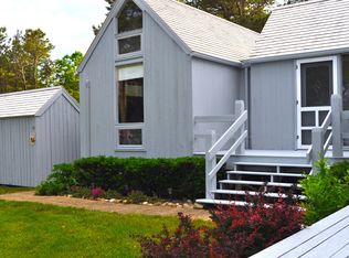 18 Old Harbor Ln, Oak Bluffs, MA 02557
