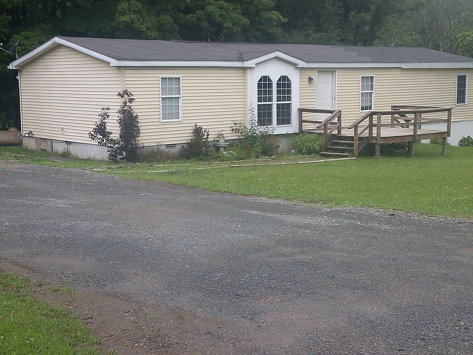 House/Front Yard,Driveway