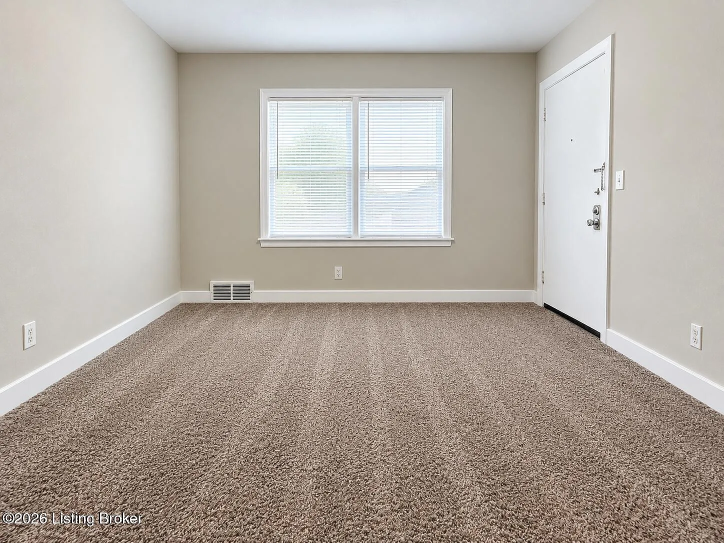 1 bed, 1.0 bath, 650 sqft, $950 — Photo 2