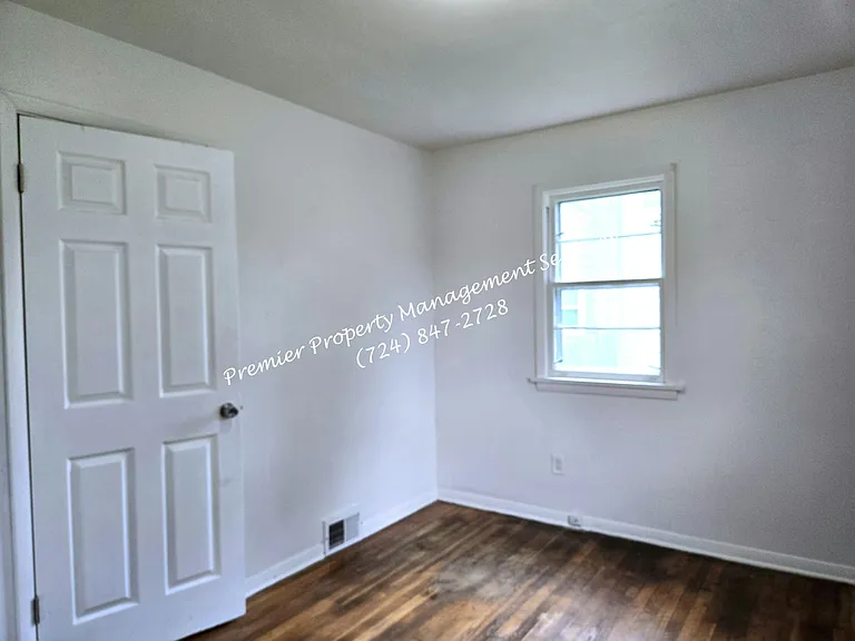 826 W Pearl St — Photo 4