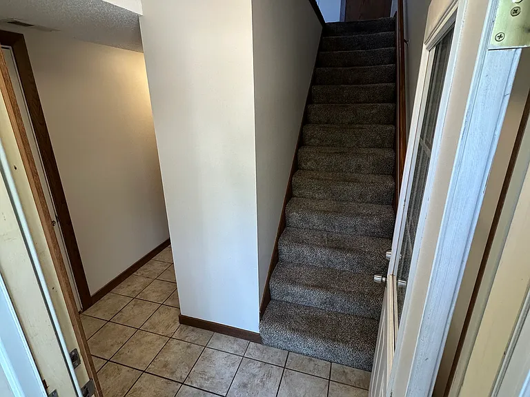404 Whispering Ln — Photo 2