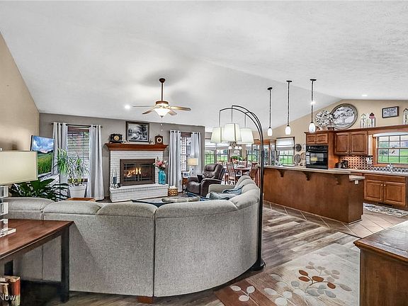 5th image of 1440 Springwood Dr