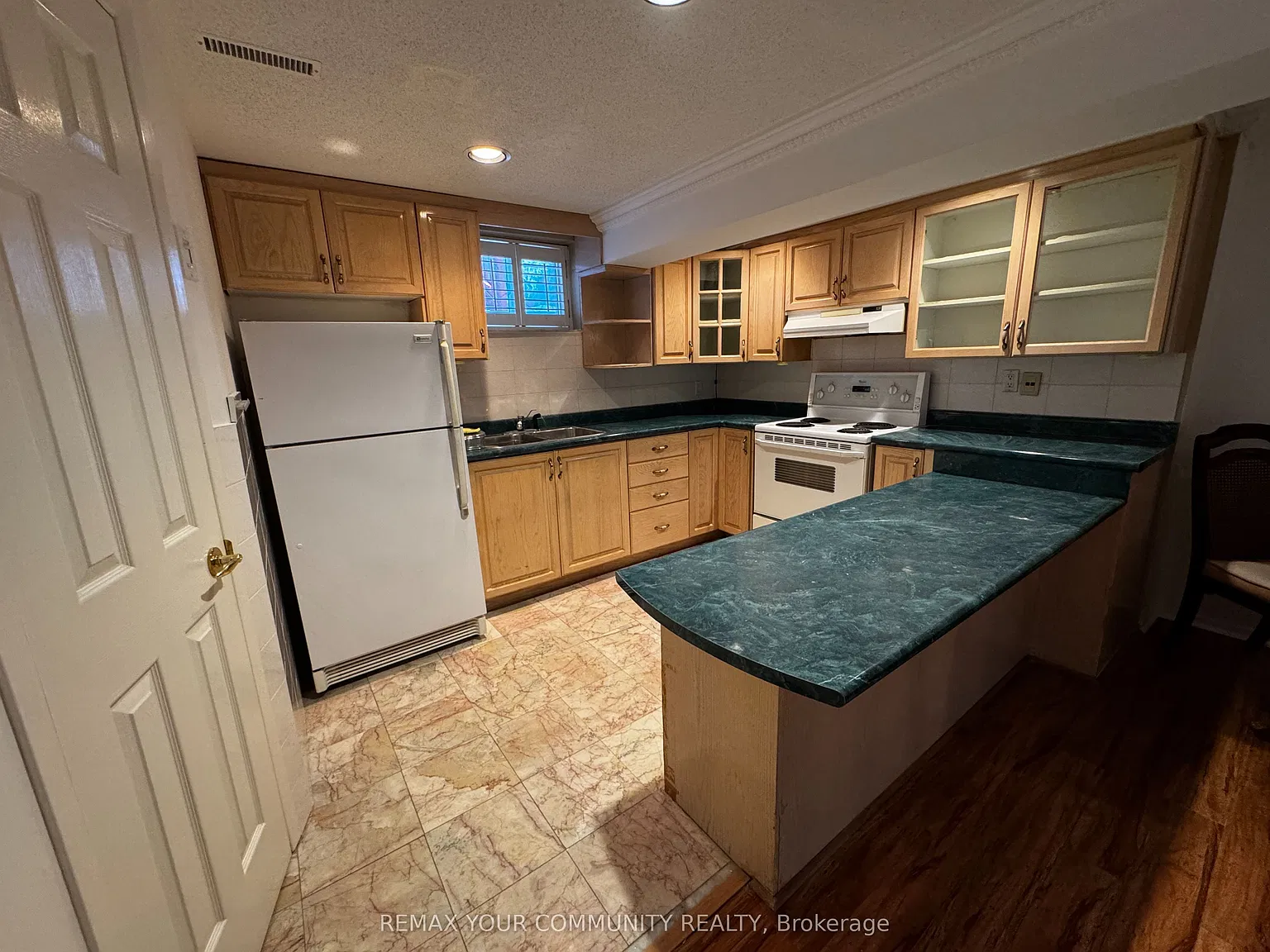 2 bed, $1,950 — Photo 4