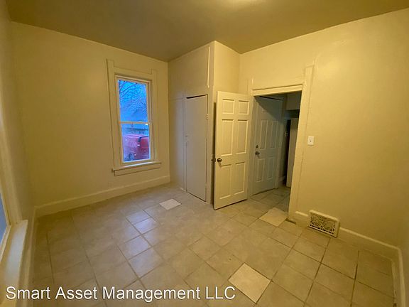 4th image of 2570 N 37th St #11712588