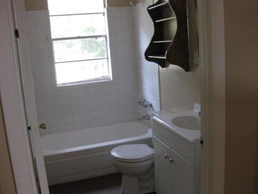5th image of 637 Glenwood St