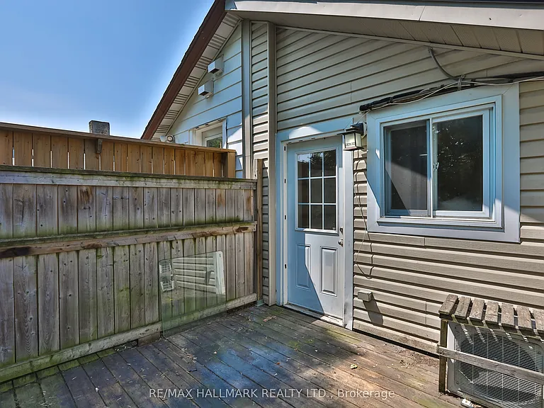 559 Parliament St #1 — Photo 11