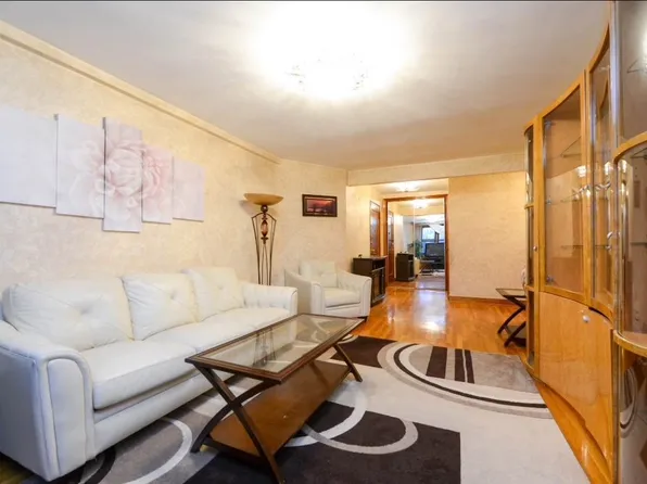 67-30 Dartmouth Street image 7 of 19