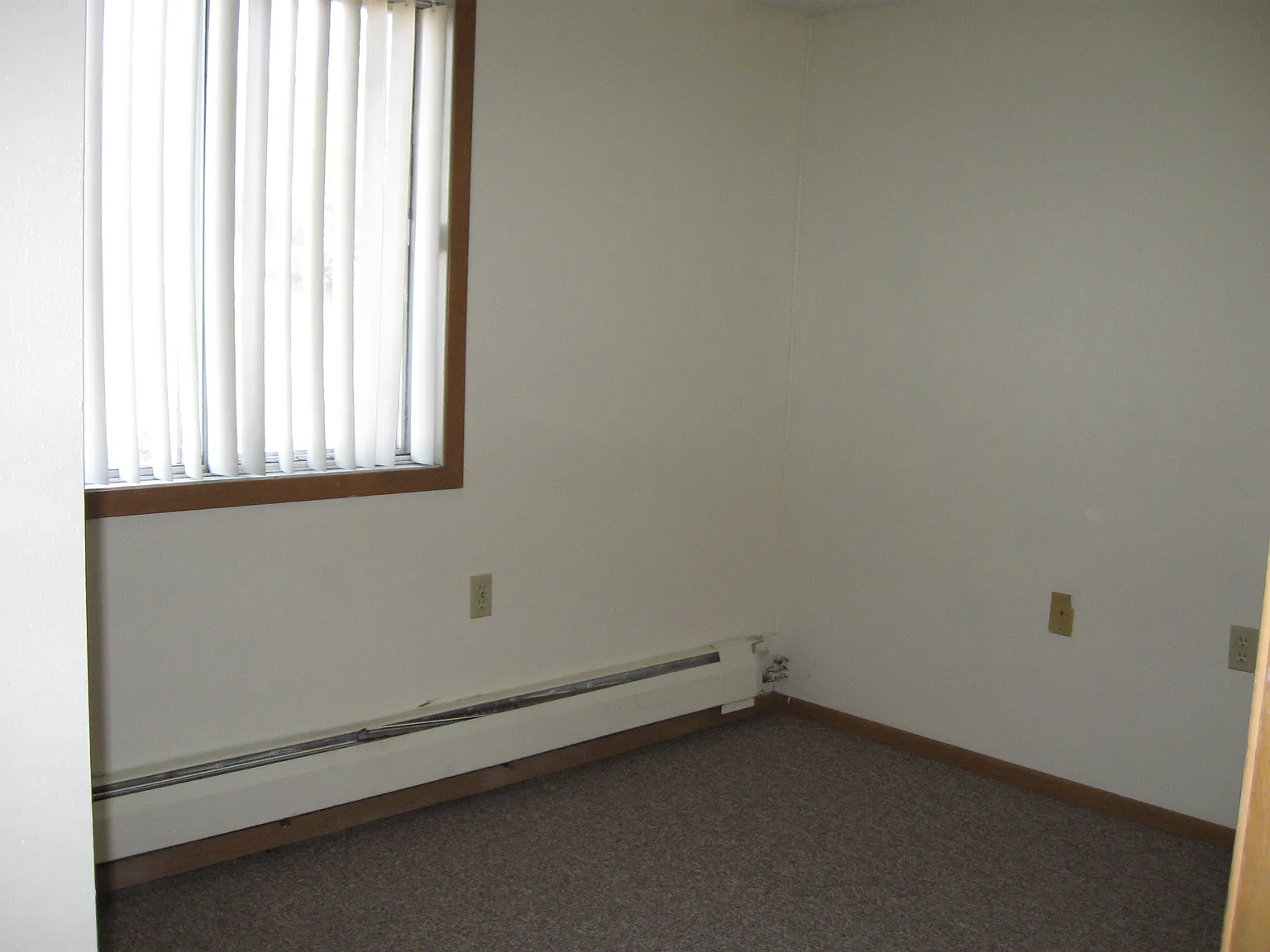 2 bed, 750 sqft, $965 — Photo 3