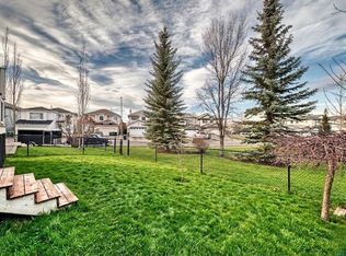 3708 S Douglas Ridge Way SE, Calgary, AB T2Z3B6