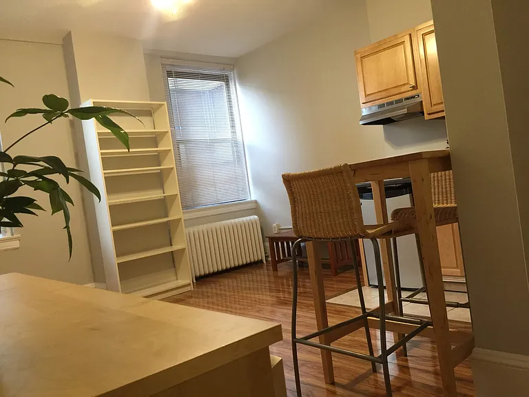 1324 Locust St — Photo 31