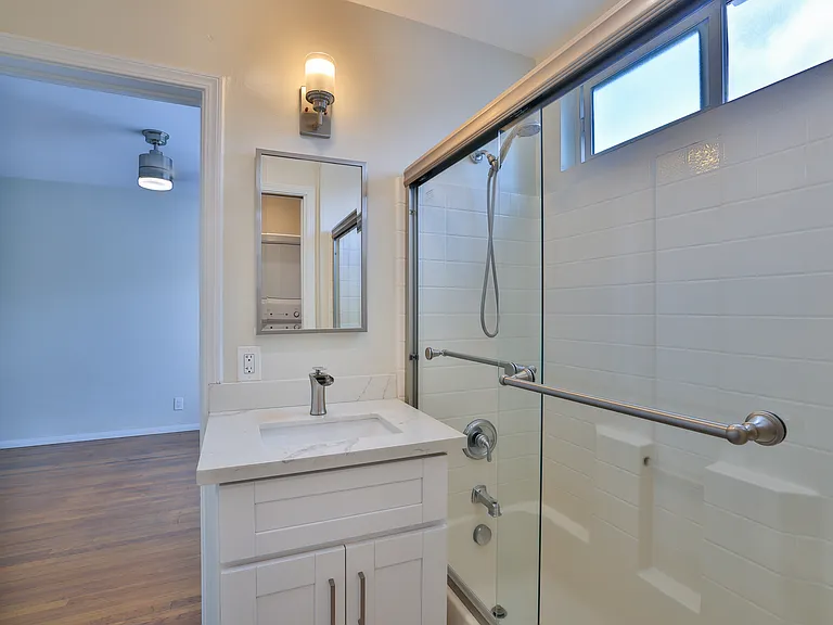 2015 J St — Photo 12