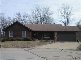3800 Summerview Dr, Saint Charles, MO 63304