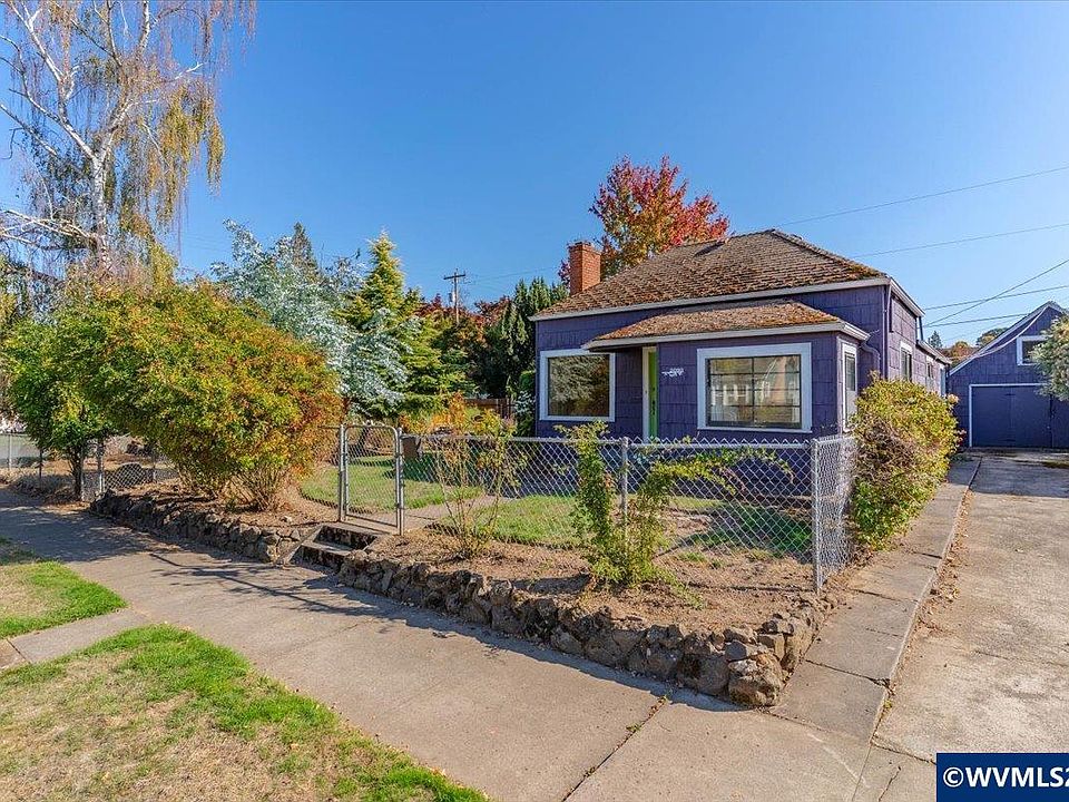 1st image of 2090 4th St NE