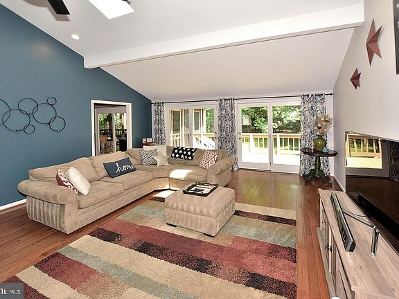 5th image of 9735 S Park Cir