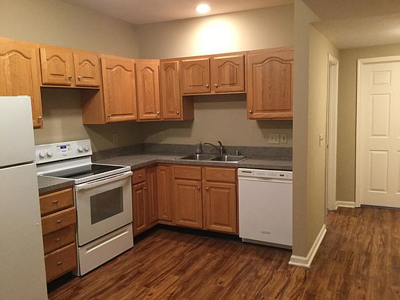 3rd image of 2935 Grinstead Dr #2