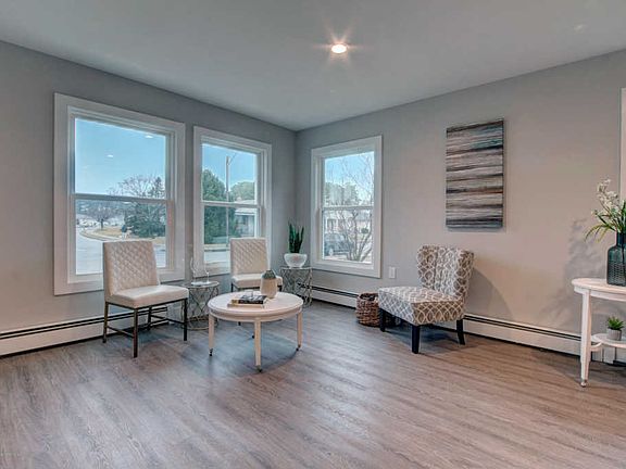 4th image of 10 Wedgeport Dr