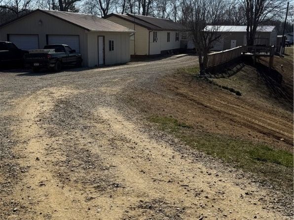 3084 Stonelick Rd, Kenna, WV 25248