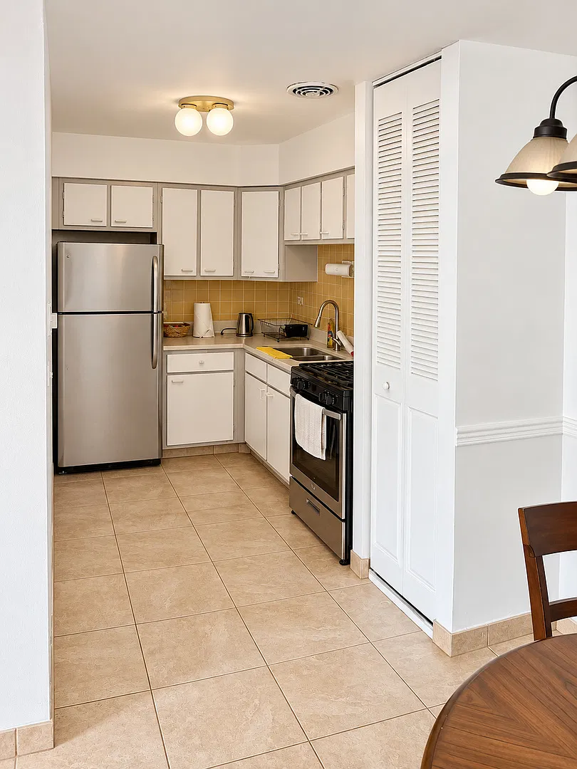1 bed, 750 sqft, $1,500 — Photo 4