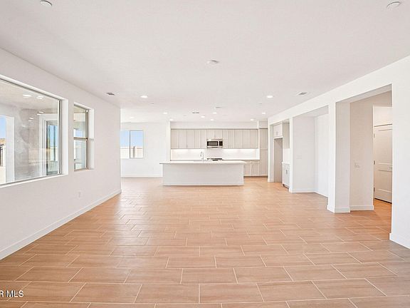 2nd image of 4033 Saddle Dr