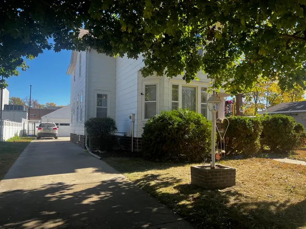 814 N 7th St, Estherville, IA 51334