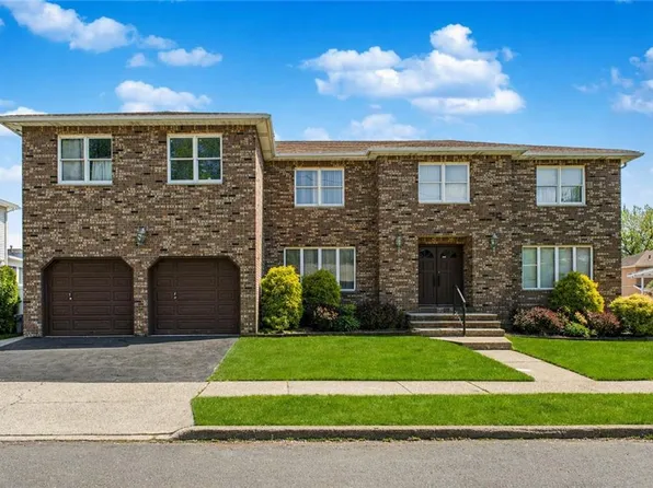 85 Nancy Ln, Staten Island, NY 10307