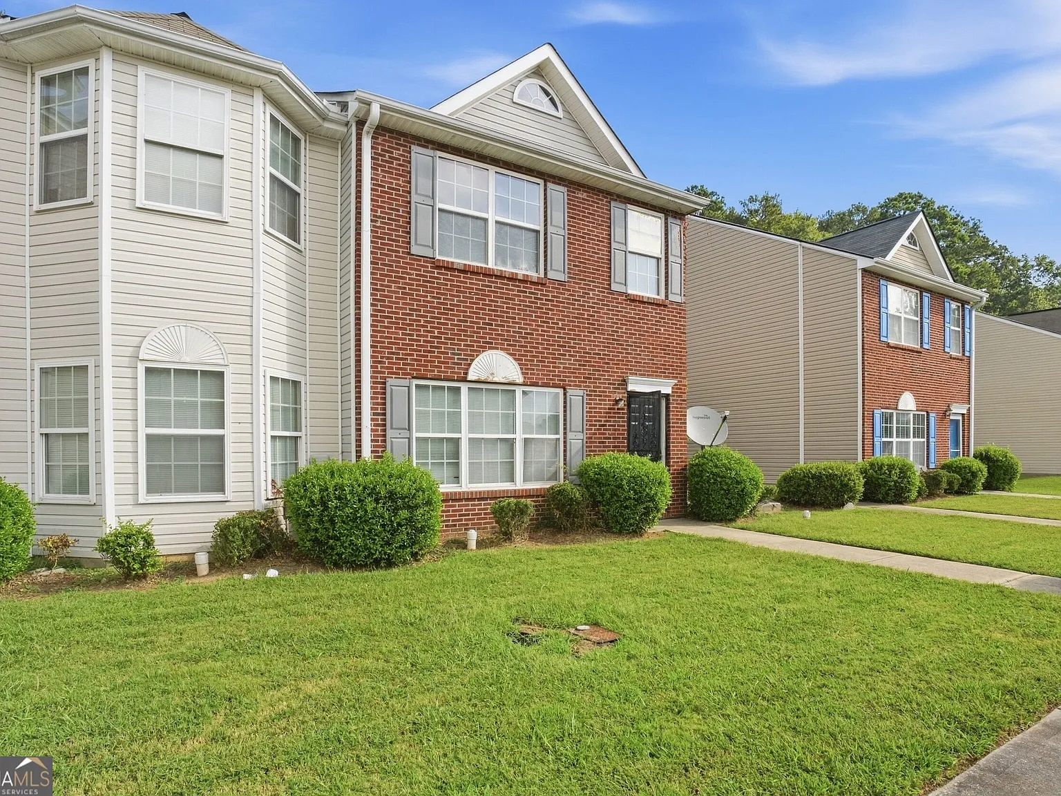 3 bed, 2.5 bath, 1600 sqft, $1,650 — Photo 2