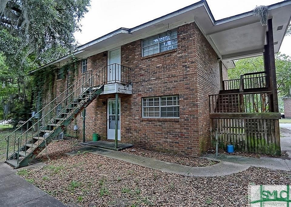 2nd image of 4401 Caroline Dr