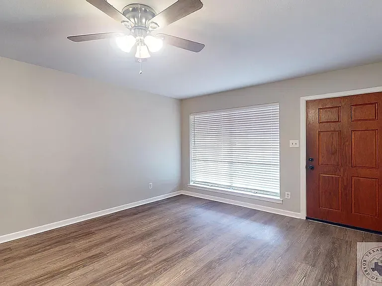 3 bed, 1178 sqft, $1,350 — Photo 4