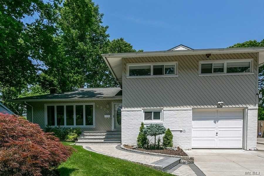 1st image of 1379 Pine Ct