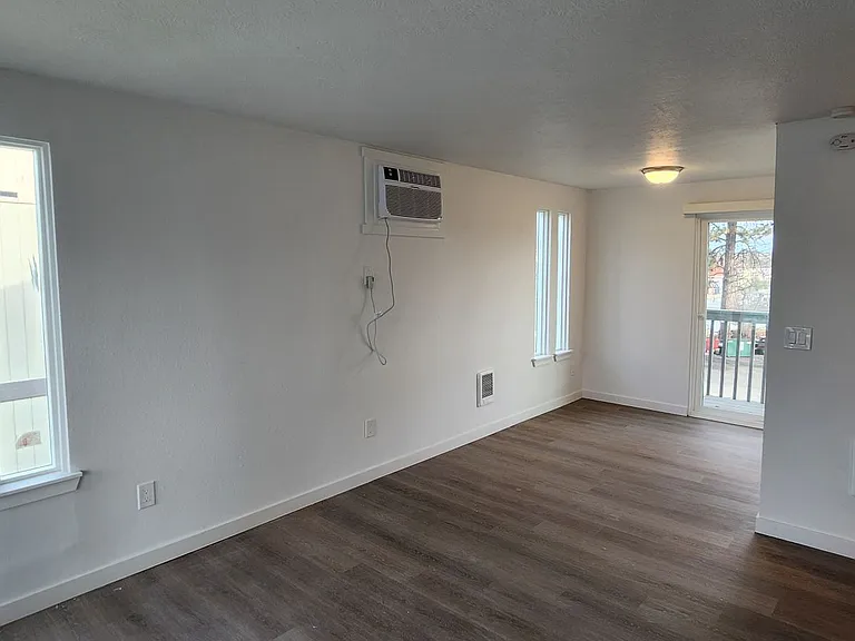 Greenwood Apartments — Photo 22
