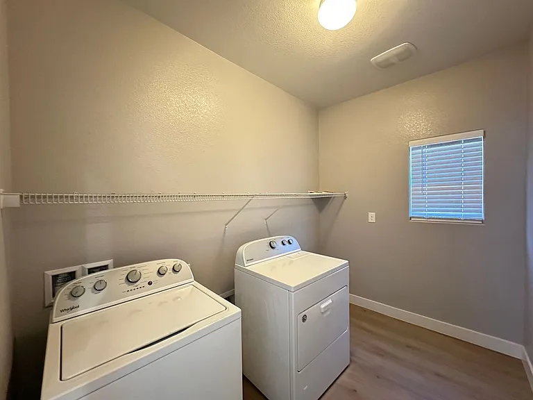 5869 Amber Mesa St — Photo 27