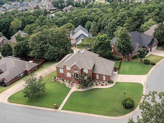 3rd image of 1906 Wellington Woods Dr
