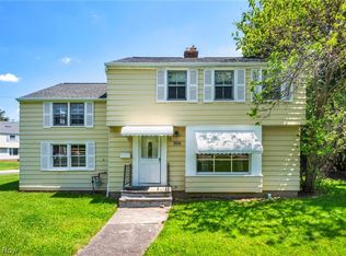 2313 N Taylor Rd, Cleveland, OH 44112